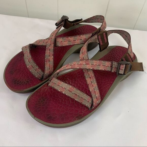 Chaco Chari Cycloid Scale Strappy Walking Sandal - Picture 1 of 8